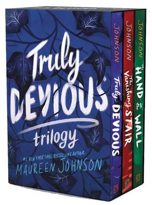 Truly Devious 3-Book Box Set: Truly Devious, Vanishing Stair, and Hand on the Wall de Maureen Johnson