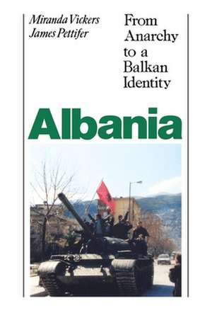 Albania (with New PostScript) de Miranda Vickers