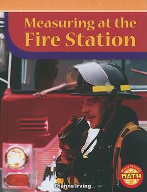 Measuring at the Fire Station de Dianne Irving