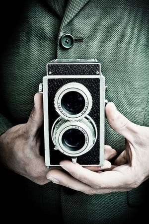 Retro Photographer with Twin Lens Reflex Camera Journal de Cool Image