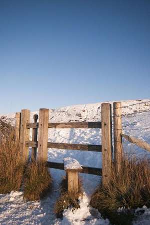 Snow Covered Stile in the South Downs Sussex England Journal de Cs Creations