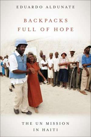 Backpacks Full of Hope de Eduardo Aldunate