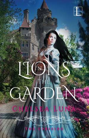 Lions in the Garden de Chelsea Luna