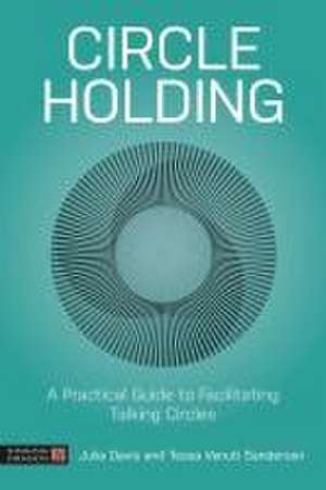 Circle Holding de Julia Davis