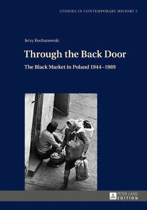 Through the Back Door de Jerzy Kochanowski