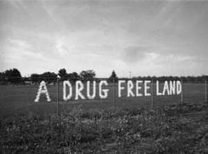 A Drug Free Land de Thomas Kern