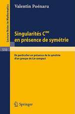 Singularites C infini en presence de symetrie: En particulier en Presence de la symetrie d'un groupe de Lie compact